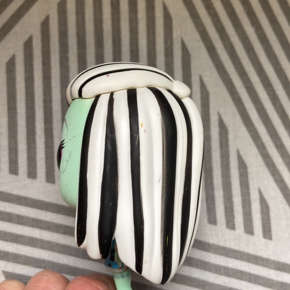 Funko pop- Frankie Stein 369 - Picture 4 of 5